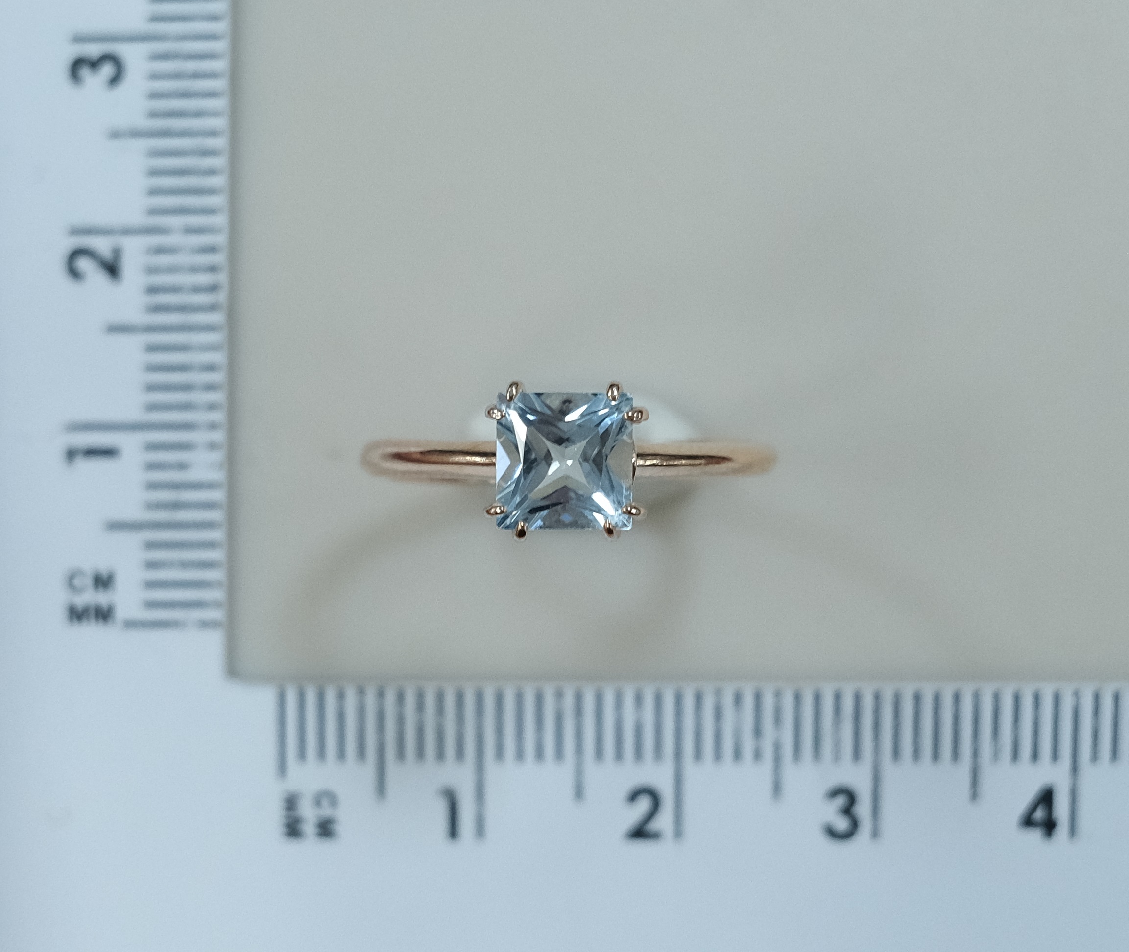 Серебряное кольцо с топазом